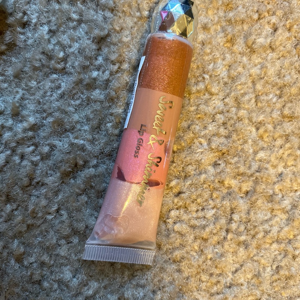 Lips gloss - Picture 5 of 5